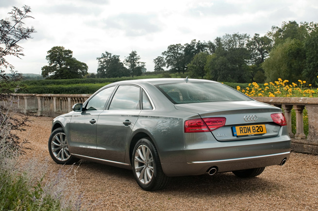 Новый Audi A8L 3.0 TDI 2013 года
