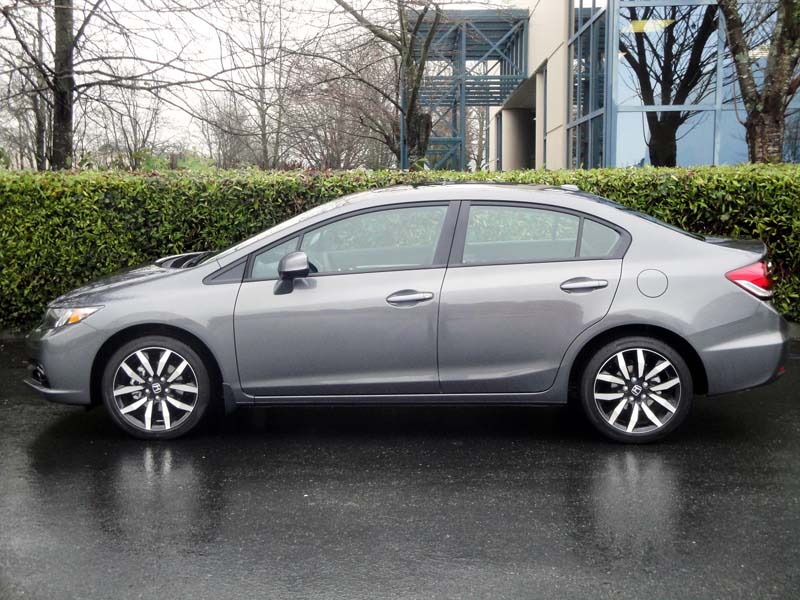 Тест драйв Honda Civic Touring седан 2013 года