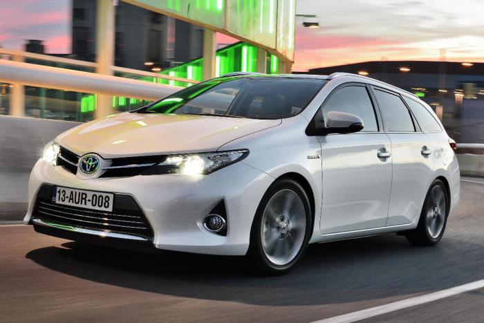 Первые фотографии Toyota Auris Touring Sports