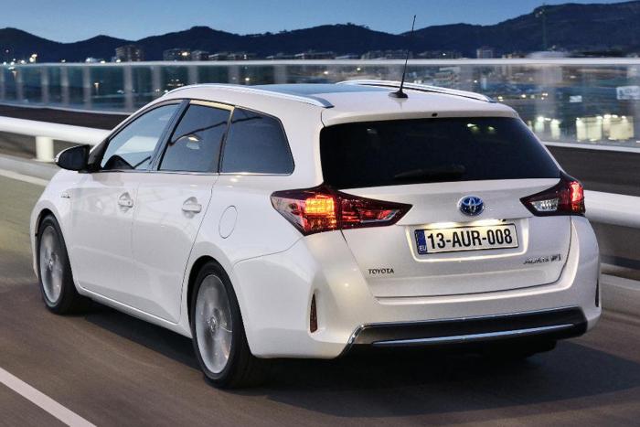 Первые фотографии Toyota Auris Touring Sports