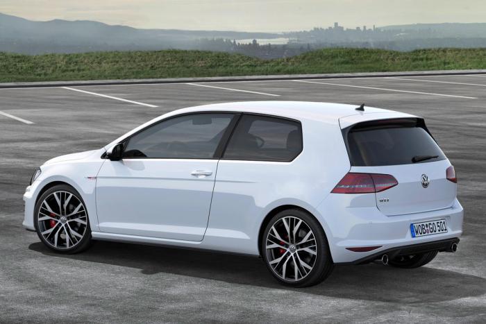 Фотографии нового Volkswagen Golf GTI 