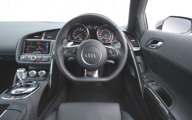 Фото Ауди R8 V10 плюс 2013 года