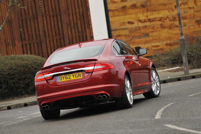 Обзор Jaguar XFR Speed Pack 2013 года