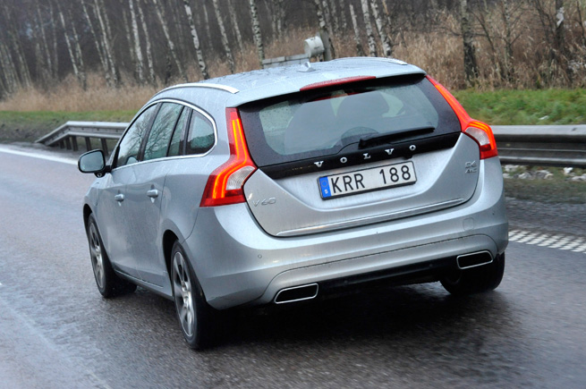 Новый Volvo V60 Plug-in Hybrid 2013 года