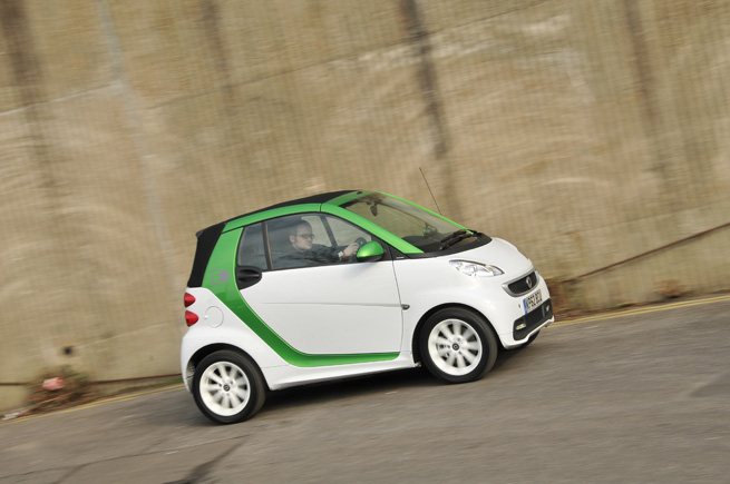 Тест драйв электрического Smart Fortwo 2013 года